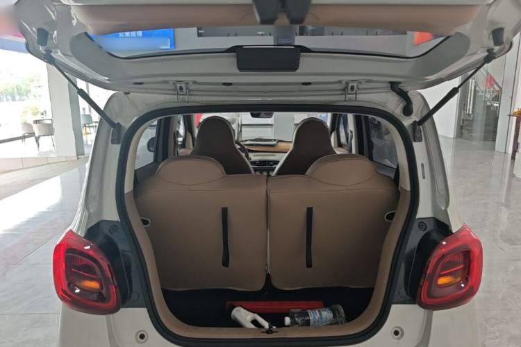 Used Wuling Hongguang MINIEV 2025 Four-Door Version Advanced Edition Trunk