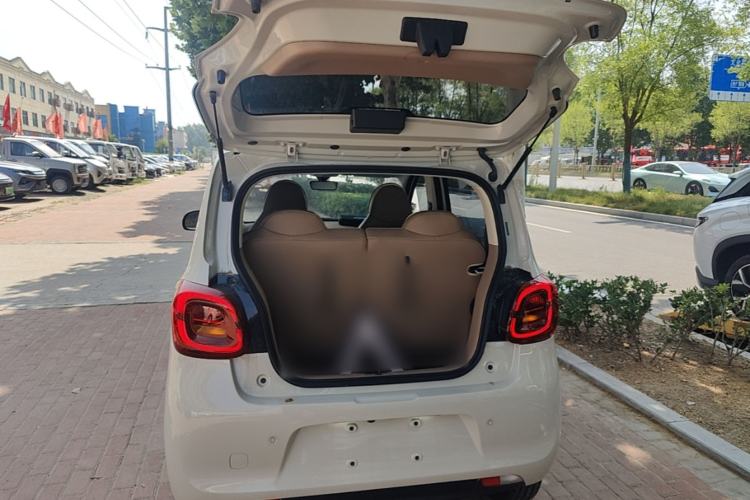 Used Wuling Hongguang MINIEV 2025 Four-Door Version Advanced Edition Trunk