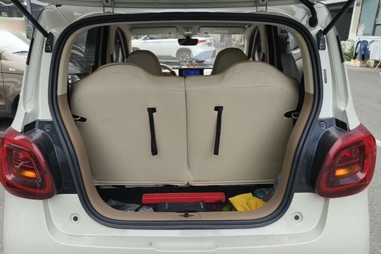 Used Wuling Hongguang MINIEV 2025 Four-Door Version Premium Edition Trunk