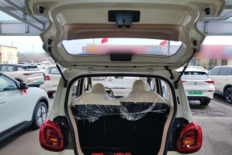 Used Wuling Hongguang MINIEV 2025 Four-Door Version Advanced Edition Trunk