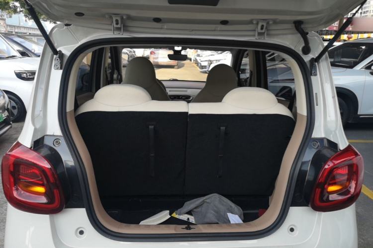 Used Wuling Hongguang MINIEV 2025 Four-Door Version Advanced Edition Trunk