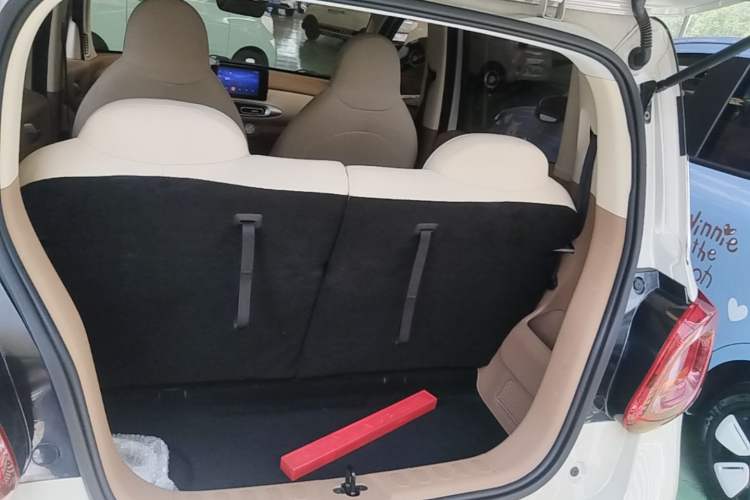 Used Wuling Hongguang MINIEV 2025 Four-Door Version Zhenxiang+ Edition Trunk