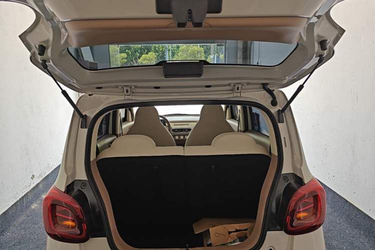 Used Wuling Hongguang MINIEV 2025 Four-Door Version Advanced Edition Trunk