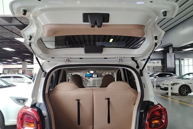 Used Wuling Hongguang MINIEV 2025 Four-Door Version Advanced Edition Trunk