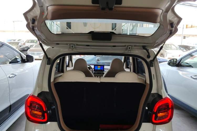 Used Wuling Hongguang MINIEV 2025 Four-Door Version Advanced Edition Trunk
