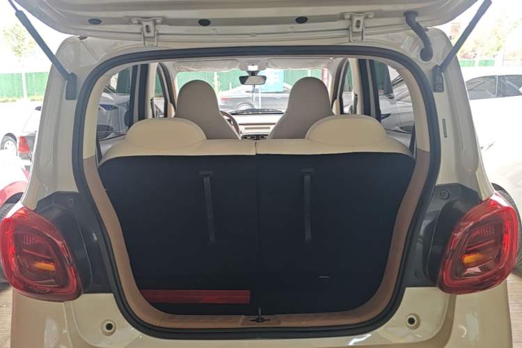 Used Wuling Hongguang MINIEV 2025 Four-Door Version Advanced Edition Trunk