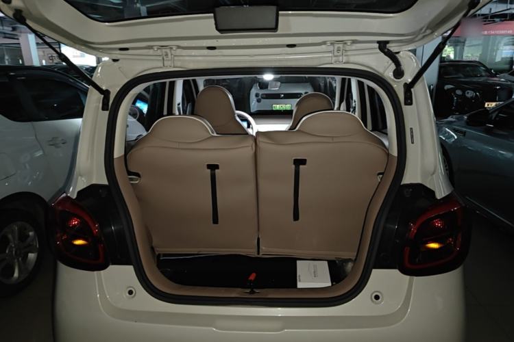 Used Wuling Hongguang MINIEV 2025 Four-Door Version Advanced Edition Trunk