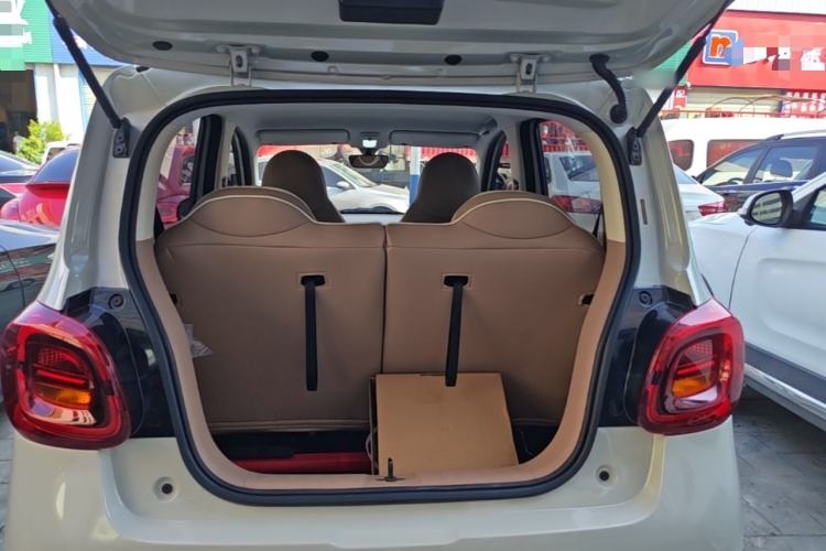 Used Wuling Hongguang MINIEV 2025 Four-Door Version Advanced Edition Trunk