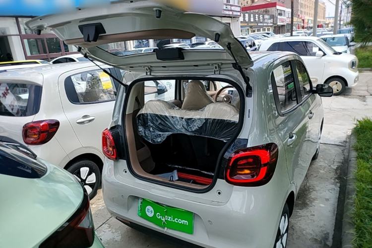 Used Wuling Hongguang MINIEV 2025 Four-Door Version Advanced Edition Trunk