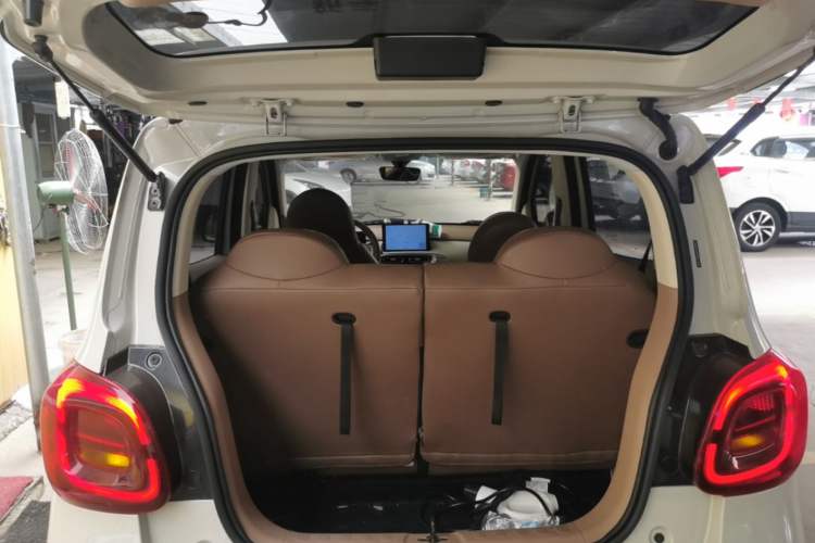 Used Wuling Hongguang MINIEV 2025 Four-Door Version Advanced Edition Trunk