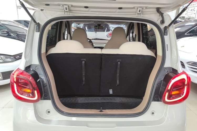 Used Wuling Hongguang MINIEV 2025 Four-Door Version Advanced Edition Trunk