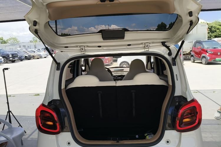 Used Wuling Hongguang MINIEV 2025 Four-Door Version Advanced Edition Trunk