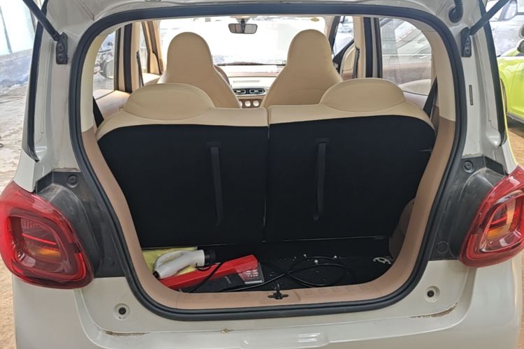 Used Wuling Hongguang MINIEV 2025 Four-Door Version Advanced Edition Trunk