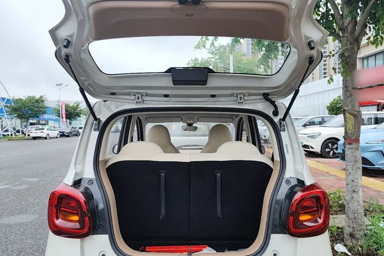 Used Wuling Hongguang MINIEV 2025 Four-Door Version Advanced Edition Trunk