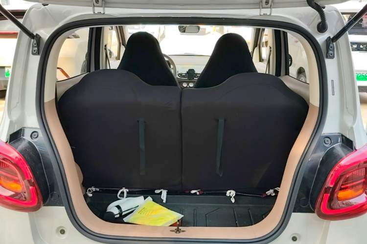 Used Wuling Hongguang MINIEV 2025 Four-Door Version Advanced Edition Trunk