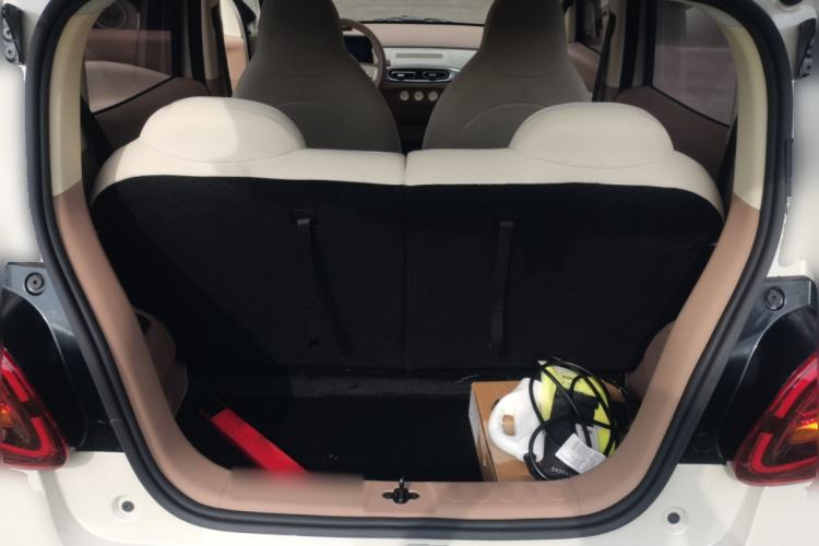 Used Wuling Hongguang MINIEV 2025 Four-Door Version Advanced Edition Trunk
