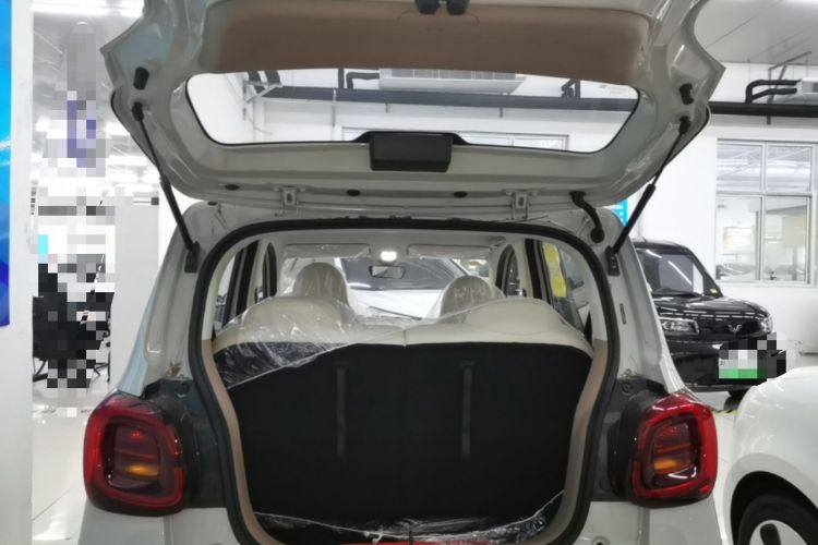 Used Wuling Hongguang MINIEV 2025 Four-Door Version Advanced Edition Trunk