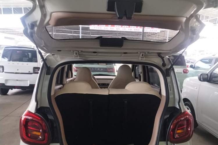 Used Wuling Hongguang MINIEV 2025 Four-Door Version Advanced Edition Trunk