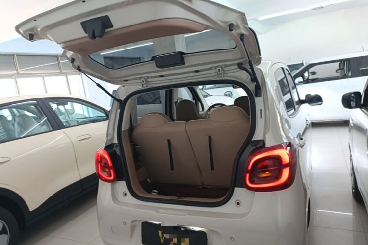 Used Wuling Hongguang MINIEV 2025 Four-Door Version Advanced Edition Trunk