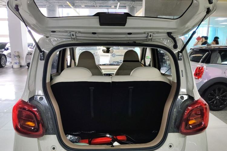 Used Wuling Hongguang MINIEV 2025 Four-Door Version Advanced Edition Trunk