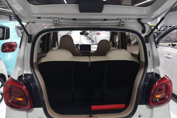Used Wuling Hongguang MINIEV 2025 Four-Door Version Zhenxiang+ Edition Trunk