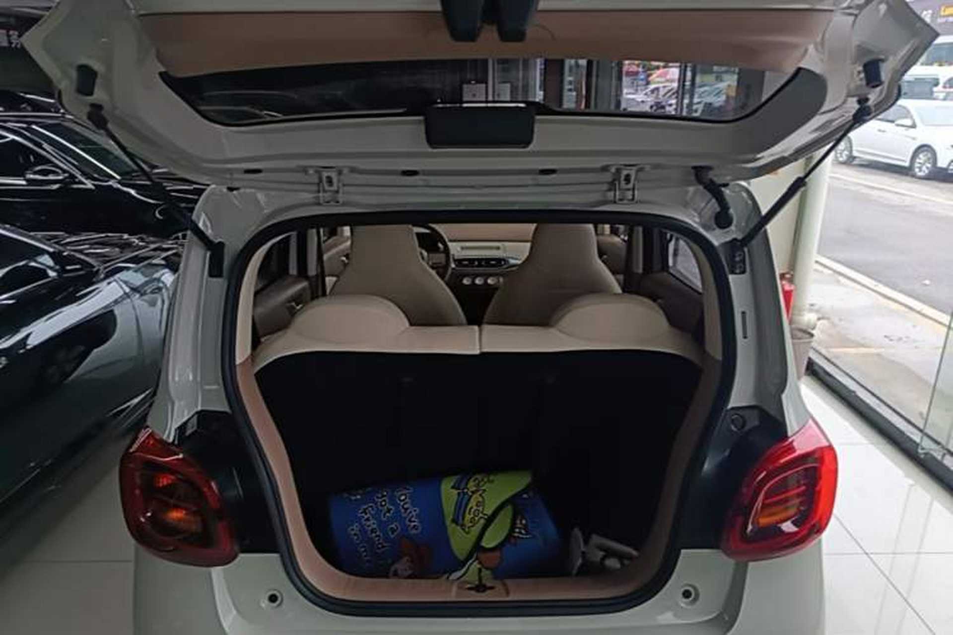 Used Wuling Hongguang MINIEV 2025 Four-Door Version Advanced Edition Trunk