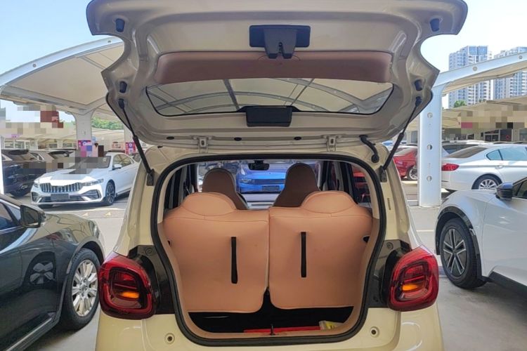 Used Wuling Hongguang MINIEV 2025 Four-Door Version Advanced Edition Trunk