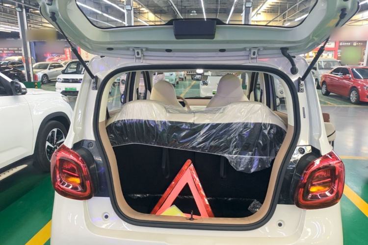 Used Wuling Hongguang MINIEV 2025 Four-Door Version Advanced Edition Trunk