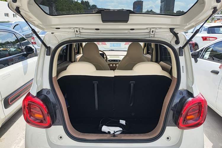 Used Wuling Hongguang MINIEV 2025 Four-Door Version Advanced Edition Trunk