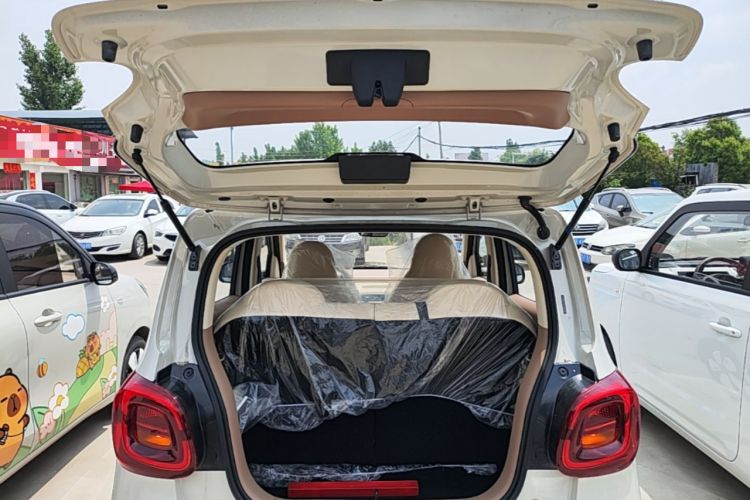 Used Wuling Hongguang MINIEV 2025 Four-Door Version Advanced Edition Trunk