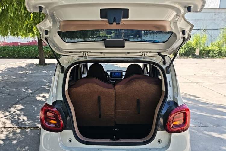 Used Wuling Hongguang MINIEV 2025 Four-Door Version Zhenxiang+ Edition Trunk
