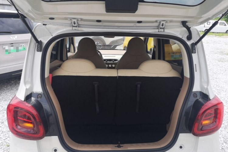 Used Wuling Hongguang MINIEV 2025 Four-Door Version Advanced Edition Trunk