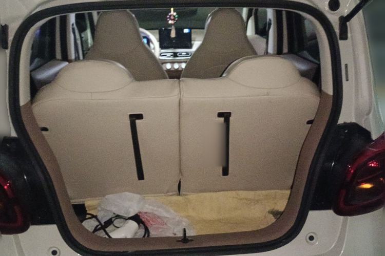 Used Wuling Hongguang MINIEV 2025 Four-Door Version Premium Edition Trunk