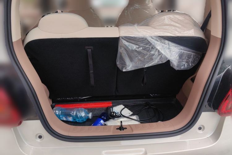 Used Wuling Hongguang MINIEV 2025 Four-Door Version Advanced Edition Trunk