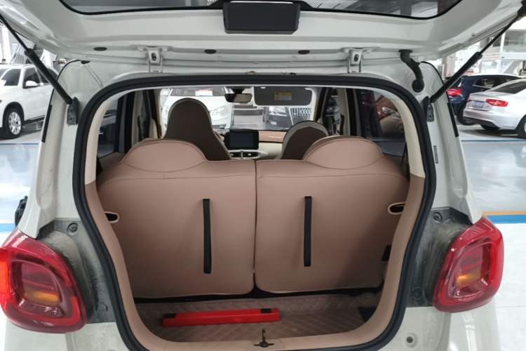 Used Wuling Hongguang MINIEV 2025 Four-Door Version Zhenxiang+ Edition Trunk