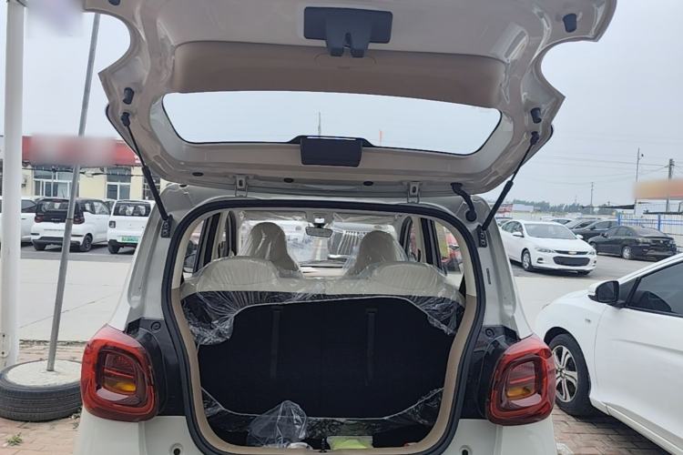 Used Wuling Hongguang MINIEV 2025 Four-Door Version Advanced Edition Trunk