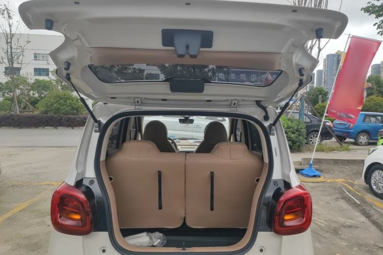 Used Wuling Hongguang MINIEV 2025 Four-Door Version Advanced Edition Trunk