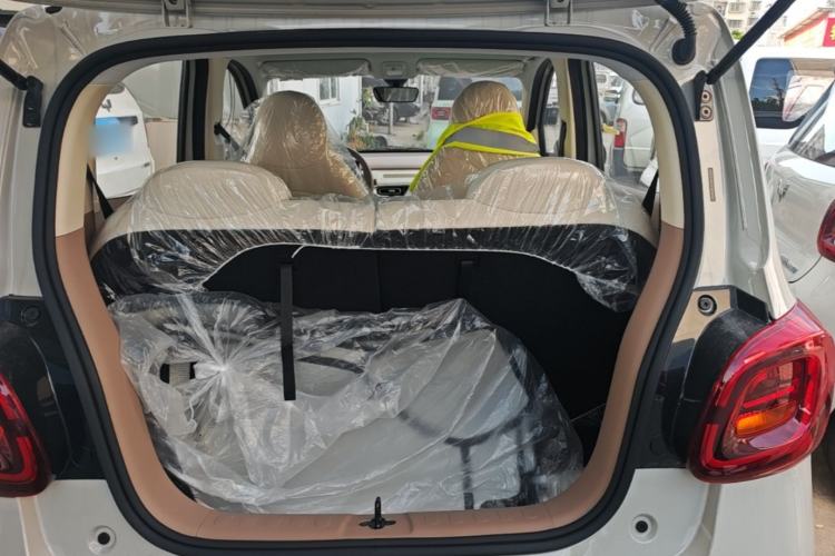 Used Wuling Hongguang MINIEV 2025 Four-Door Version Advanced Edition Trunk