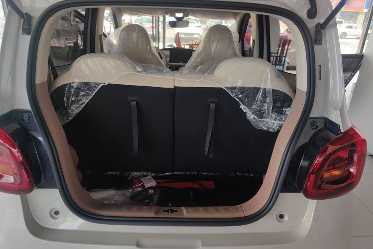 Used Wuling Hongguang MINIEV 2025 Four-Door Version Advanced Edition Trunk