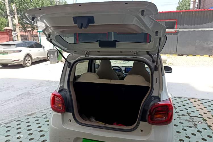 Used Wuling Hongguang MINIEV 2025 Four-Door Version Premium Edition Trunk
