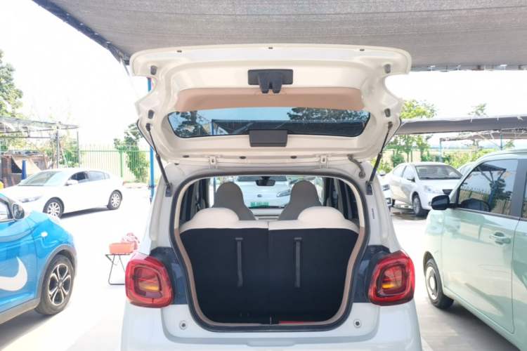 Used Wuling Hongguang MINIEV 2025 Four-Door Version Advanced Edition Trunk
