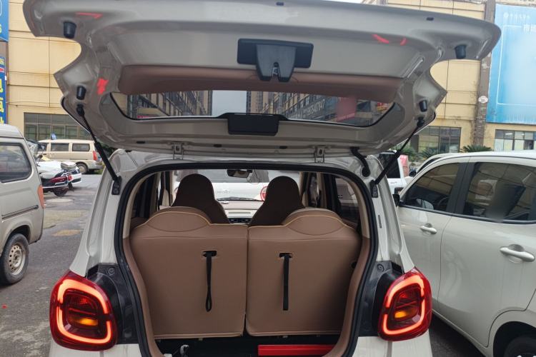 Used Wuling Hongguang MINIEV 2025 Four-Door Version Advanced Edition Trunk