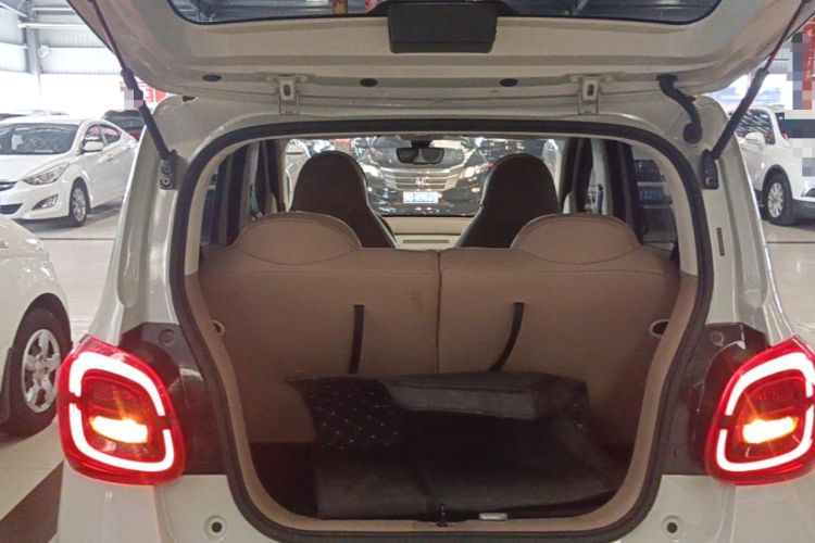 Used Wuling Hongguang MINIEV 2025 Four-Door Version Advanced Edition Trunk