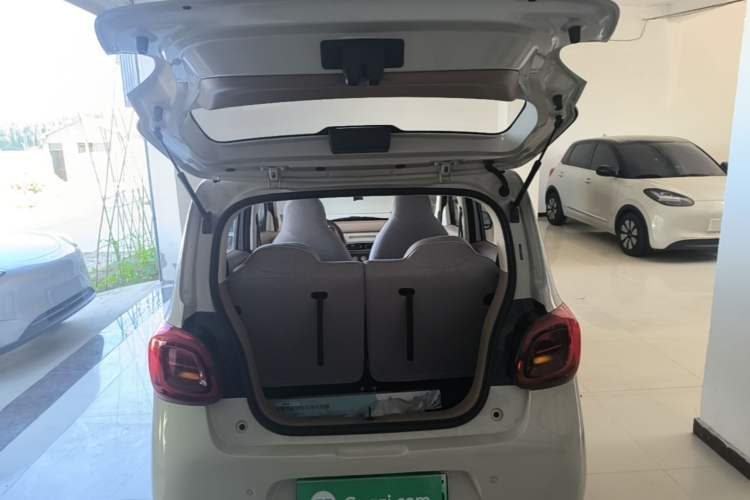 Used Wuling Hongguang MINIEV 2025 Four-Door Version Advanced Edition Trunk