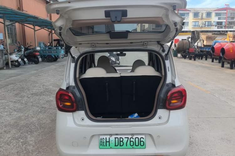 Used Wuling Hongguang MINIEV 2025 Four-Door Version Premium Edition Trunk