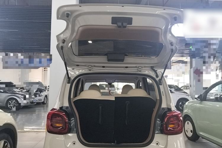 Used Wuling Hongguang MINIEV 2025 Four-Door Version Premium Edition Trunk
