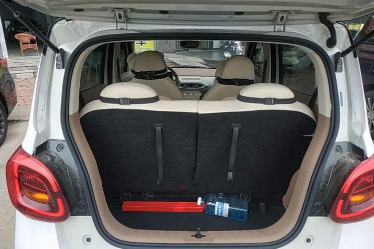 Used Wuling Hongguang MINIEV 2025 Four-Door Version Advanced Edition Trunk