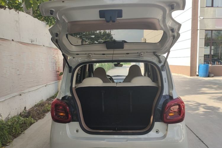 Used Wuling Hongguang MINIEV 2025 Four-Door Version Advanced Edition Trunk