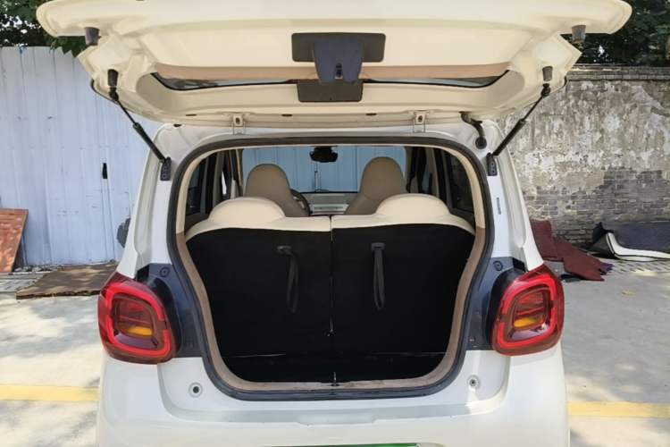 Used Wuling Hongguang MINIEV 2025 Four-Door Version Advanced Edition Trunk