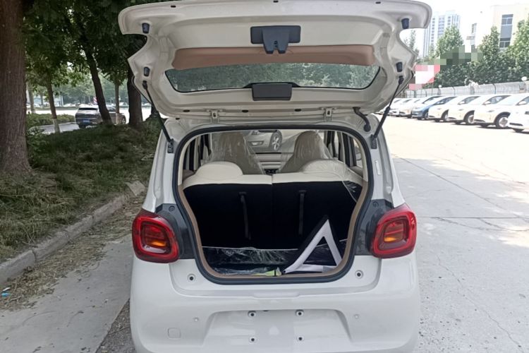 Used Wuling Hongguang MINIEV 2025 Four-Door Version Advanced Edition Trunk